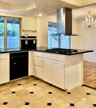 16862 NE 18th St in Bellevue, WA - Building Photo - Building Photo