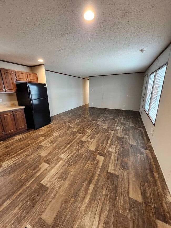 property at 2803 Viewfield Ln