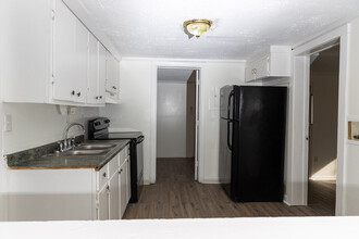 2107 Brown St in Dothan, AL - Building Photo - Building Photo