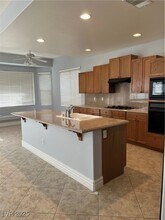 39 Sully Creek Ct in Las Vegas, NV - Building Photo - Building Photo