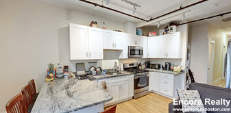 241 Norfolk St, Unit 6 Apartamentos