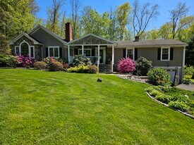 27 Wilson Rd in Oxford, CT - Building Photo