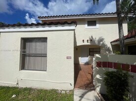 14000 San Remo Cir in Homestead, FL - Building Photo