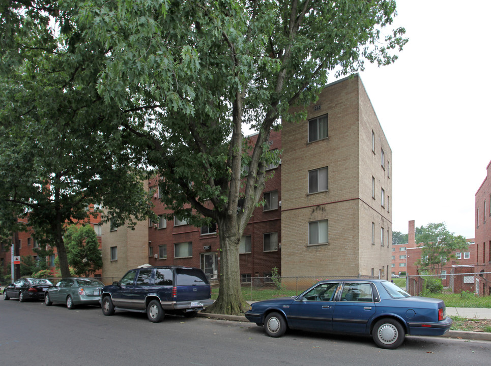 1711 28th St SE in Washington, DC - Foto de edificio