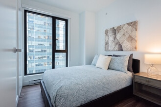 1350 Boul. René-Lévesque O in Montréal, QC - Building Photo - Building Photo