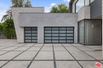 5365 Vanalden Ave in Los Angeles, CA - Building Photo - Building Photo