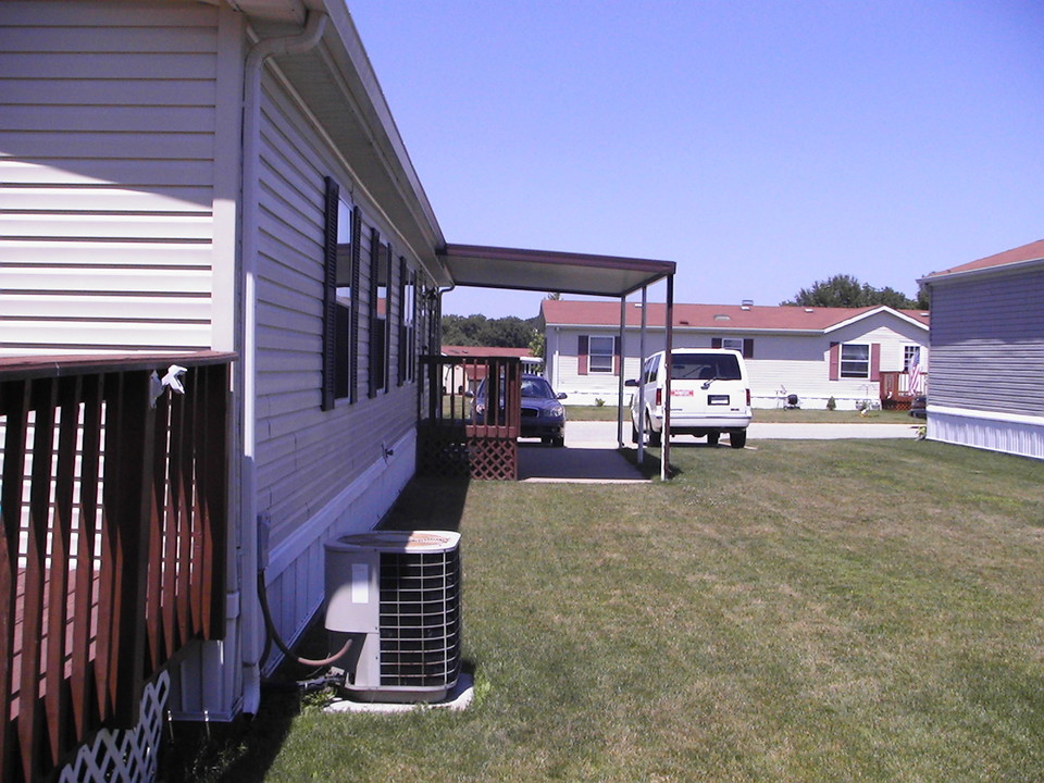 Liberty Farm in Valparaiso, IN - Building Photo