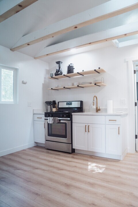 340 N 400 E, Unit 340 N 400 E Rear in Bountiful, UT - Building Photo