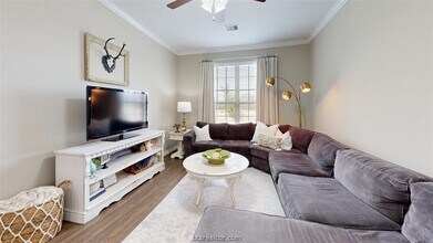 2143 Big River St in College Station, TX - Foto de edificio - Building Photo