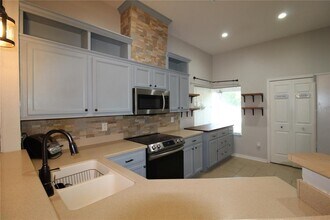30754 Midtown Ct in Wesley Chapel, FL - Building Photo - Building Photo