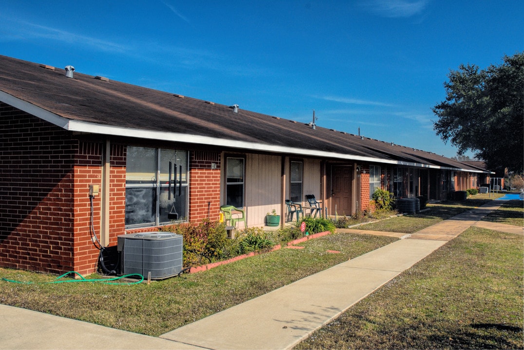 Woodlands I Apartments in Hempstead, TX - Building Photo