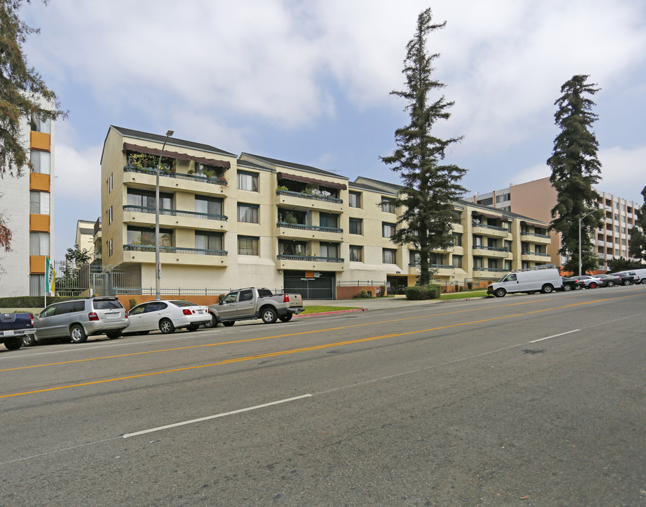 La Fayette Park Towers Condominiums in Los Angeles, CA - Foto de edificio