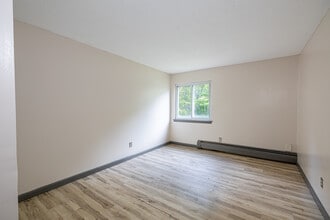 Brookside Apartment Homes in Bristol, CT - Foto de edificio - Interior Photo