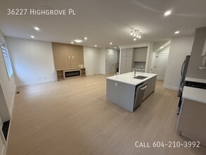 36227 Highgrove Pl in Abbotsford, BC - Building Photo - Building Photo