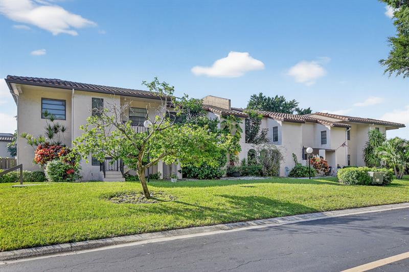 21476 Juego Cir in Boca Raton, FL - Foto de edificio