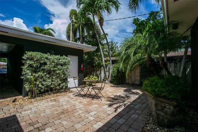 1734 NE 20th Ave in Fort Lauderdale, FL - Building Photo - Building Photo