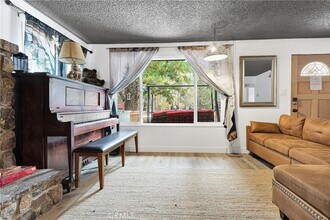 360 Maple Ln in Sugarloaf, CA - Building Photo - Building Photo