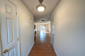 1113 Savoy Dr in Melville, NY - Building Photo - Building Photo