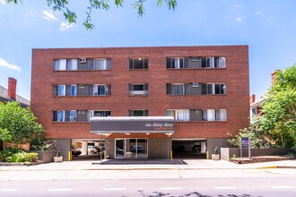 1033 Downing Apartments in Denver, CO - Building Photo - Building Photo