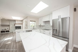 10 Coconut Rd in Satellite Beach, FL - Building Photo - Building Photo