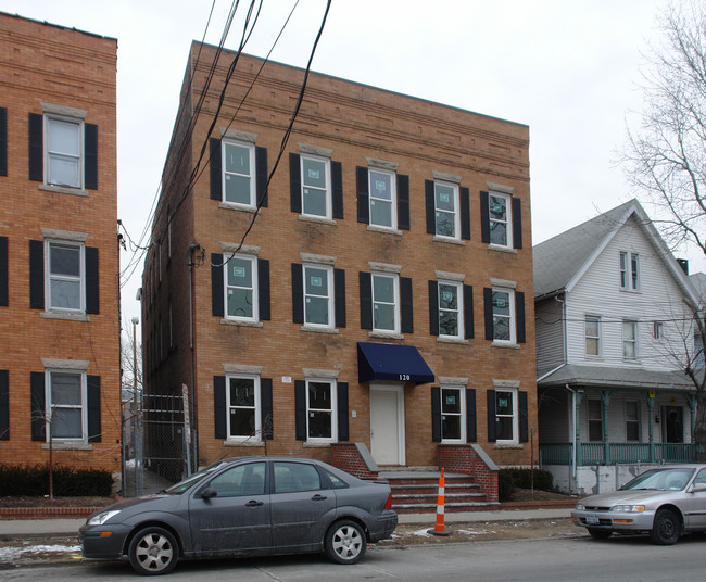 120 Henry St in Stamford, CT - Building Photo - Building Photo