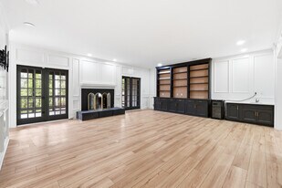 Room in House on River Park Dr in Atlanta, GA - Building Photo