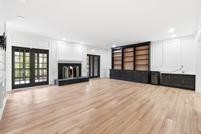 property at 125 River Park Dr