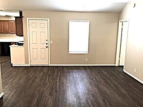 102 Quail Cir in Hutto, TX - Building Photo - Building Photo