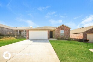 10005 Blue Wing Trl in Yukon, OK - Building Photo