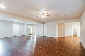 724 Vicksburg Ct in Conroe, TX - Building Photo - Building Photo