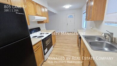 805 Lane St in Anchorage, AK - Building Photo - Building Photo