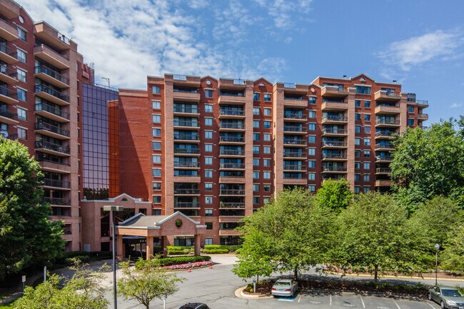 Renaissance 2230 in Falls Church, VA - Building Photo - Building Photo