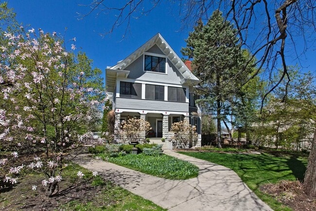 1317 Summit Ave, Unit B