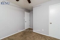 807 Undercliff Dr photo'