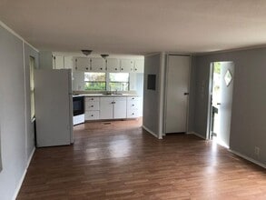 21364 Canal Dr in Brooksville, FL - Building Photo - Building Photo