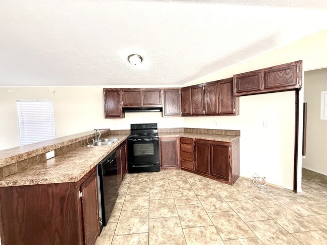 291 Golden Dr in Ardmore, OK - Building Photo - Building Photo