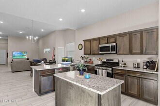 325 Fray Olguin Ct in Socorro, TX - Building Photo - Building Photo