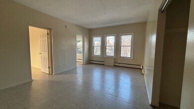 1083 Worthington St-Unit -1083-3R in Springfield, MA - Building Photo - Building Photo