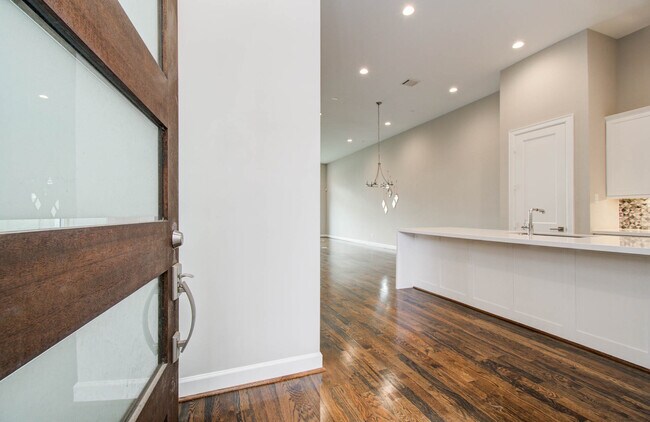 309 W Pierce St in Houston, TX - Foto de edificio - Building Photo