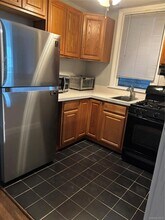 145 New Hyde Park Rd in Franklin Square, NY - Building Photo - Building Photo