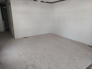 218 Butternut Ct in Belleville, MI - Building Photo - Building Photo