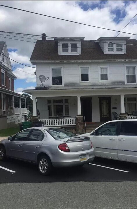 215-217-217 N 2nd St in Lehighton, PA - Building Photo