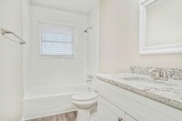 2852 Port Royal Ln photo'