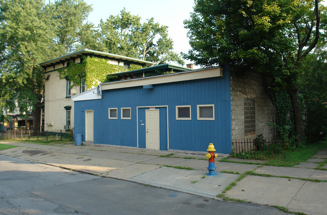 1011 State St in Deerfield, NY - Foto de edificio - Building Photo