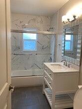 1519 N Hollywood Way, Unit A in Burbank, CA - Building Photo - Building Photo