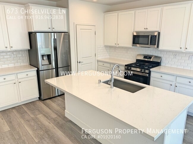 673 Chiselville Ln in Lincoln, CA - Foto de edificio - Building Photo
