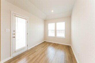 1021 Round Bale Rd in Hutto, TX - Building Photo - Building Photo