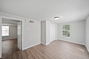 1706 California St in Baytown, TX - Building Photo