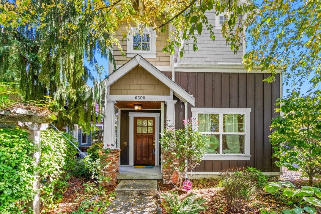 6308 31st Ave SW in Seattle, WA - Building Photo