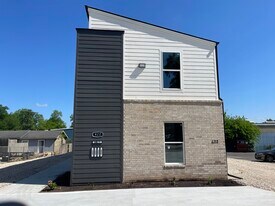 422 E Houston St in Tyler, TX - Building Photo